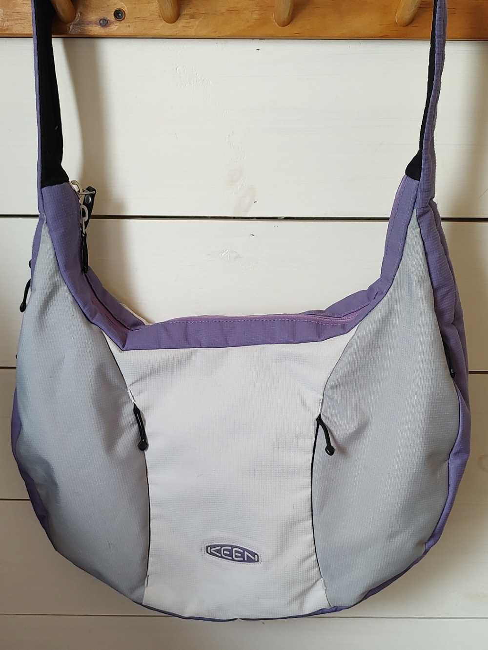 Keen Lavender & Light Gray Crossbody Hobo Computer Commuter Bag. Pockets Galore!